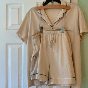 Uniqlo AIRism Cotton blend Pajama Set with black Trim, ivory color, Size M women